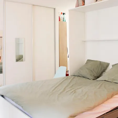 Apartament For 2 - Near Musee Grevin *